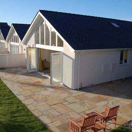 Beautiful, Modern Villa 5 Mins Walk From The Stunning Bay At Trearddur Голігед Екстер'єр фото