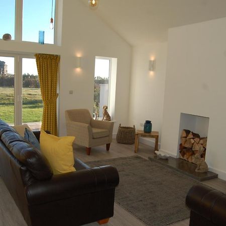 Beautiful, Modern Villa 5 Mins Walk From The Stunning Bay At Trearddur Голігед Екстер'єр фото