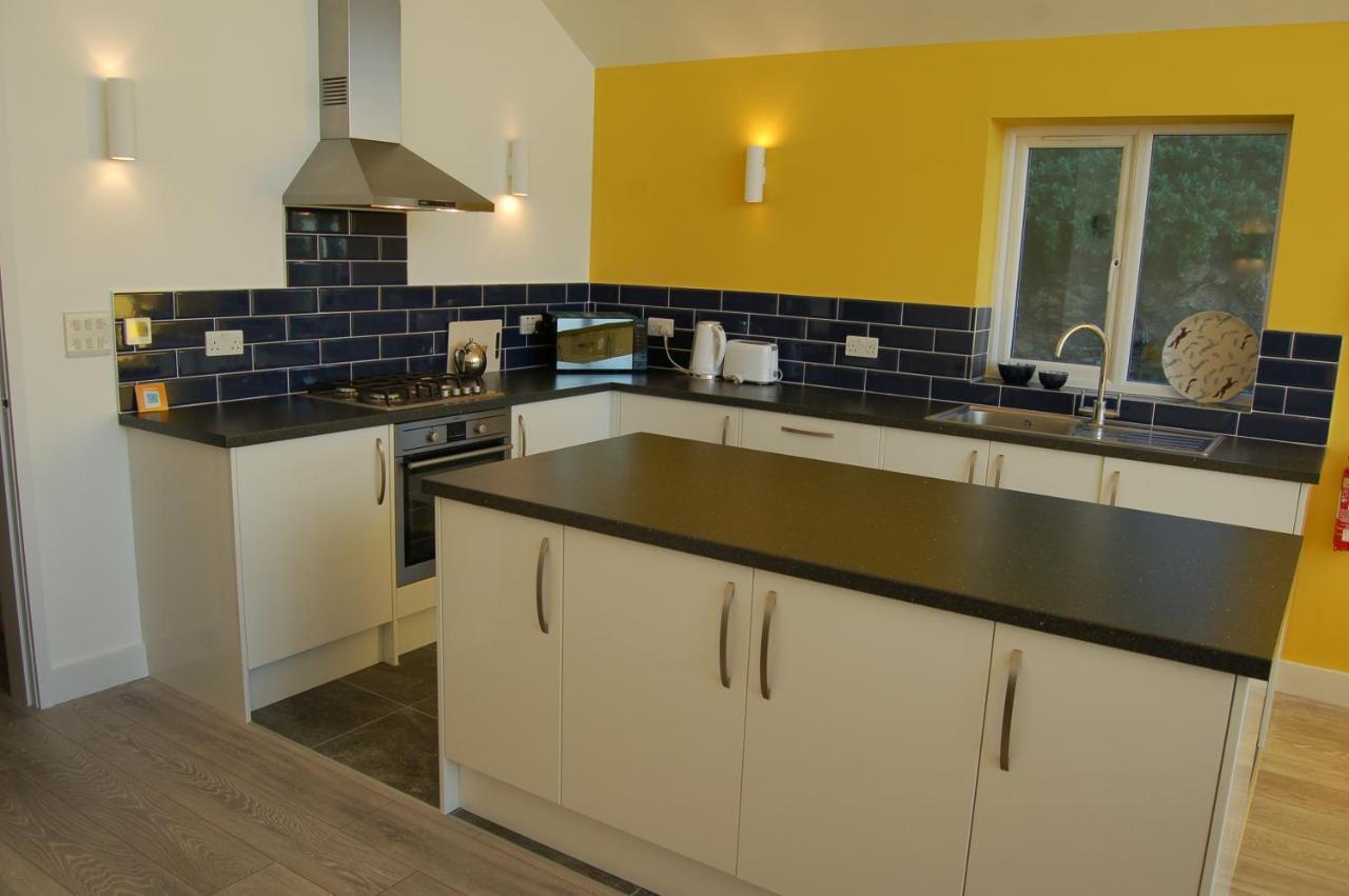 Beautiful, Modern Villa 5 Mins Walk From The Stunning Bay At Trearddur Голігед Екстер'єр фото