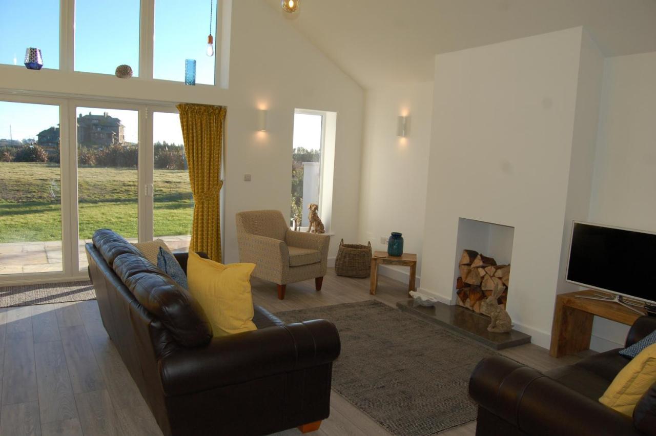 Beautiful, Modern Villa 5 Mins Walk From The Stunning Bay At Trearddur Голігед Екстер'єр фото