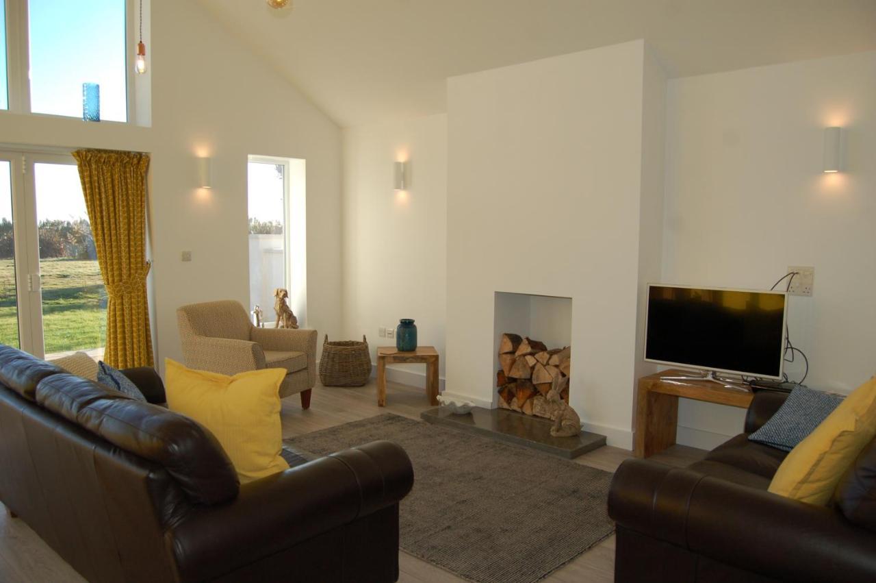 Beautiful, Modern Villa 5 Mins Walk From The Stunning Bay At Trearddur Голігед Екстер'єр фото