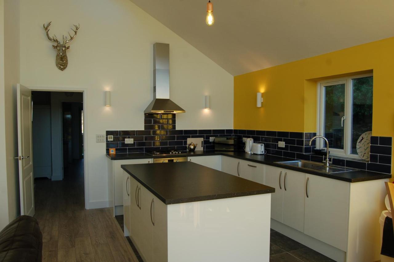 Beautiful, Modern Villa 5 Mins Walk From The Stunning Bay At Trearddur Голігед Екстер'єр фото