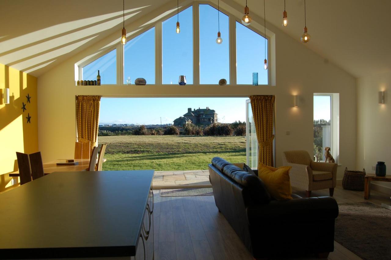 Beautiful, Modern Villa 5 Mins Walk From The Stunning Bay At Trearddur Голігед Екстер'єр фото